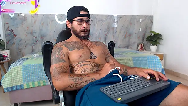 Snapshot of hanz_col chatting on May 2026 04:35:01 PM hanz col online show from May 2026 04:35:01 PM