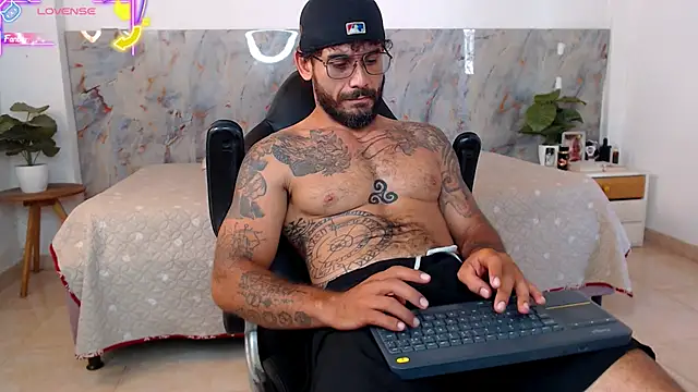 Snapshot of hanz_col chatting on July 2026 07:05:02 PM hanz col online show from July 2026 07:05:02 PM