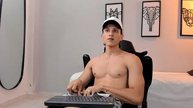 connor twink online show from January 2025 02:17:01 AM
