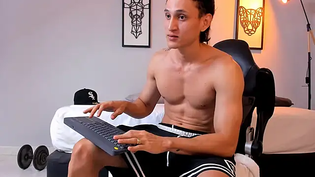connor twink online show from March 2025 02:01:02 AM
