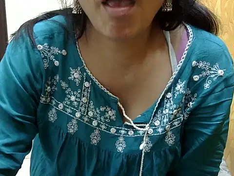 l l ish online show from March 2025 11:06:02 AM