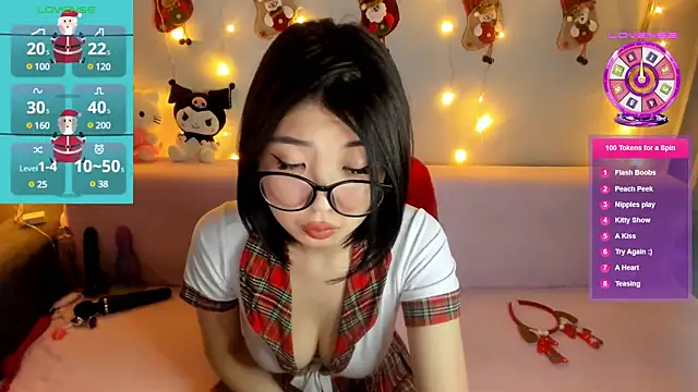 Snapshot of emili_blanc chatting on December 2024 11:54:01 AM emili blanc online show from December 2024 11:54:01 AM