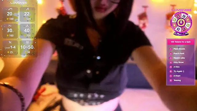Snapshot of emili_blanc chatting on December 2024 11:44:02 AM emili blanc online show from December 2024 11:44:02 AM