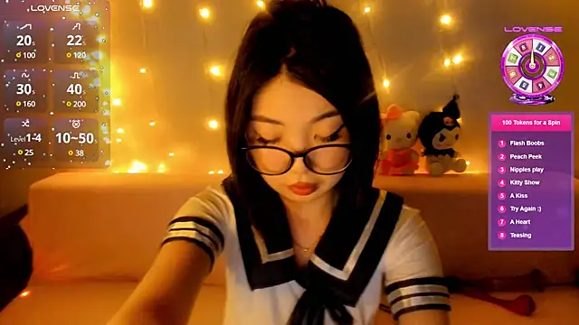 Snapshot of emili_blanc chatting on December 2024 11:49:02 AM emili blanc online show from December 2024 11:49:02 AM