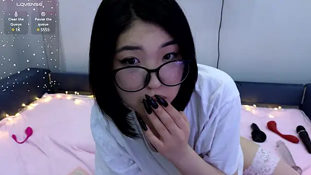 Snapshot of emili_blanc chatting on January 2025 12:23:01 PM emili blanc online show from January 2025 12:23:01 PM
