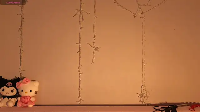 Snapshot of emili_blanc chatting on January 2025 12:45:02 PM emili blanc online show from January 2025 12:45:02 PM