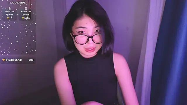 Snapshot of emili_blanc chatting on January 2025 11:49:01 AM emili blanc online show from January 2025 11:49:01 AM