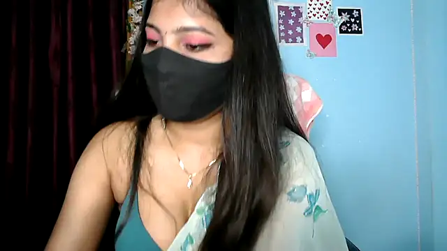 Reena Singh53 online show from September 2025 01:11:01 PM