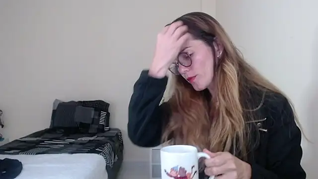 Snapshot of Hanny_24 chatting on January 2025 11:57:01 AM Hanny 24 online show from January 2025 11:57:01 AM