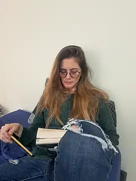 Snapshot of Hanny_24 chatting on February 2025 08:02:02 PM Hanny 24 online show from February 2025 08:02:02 PM