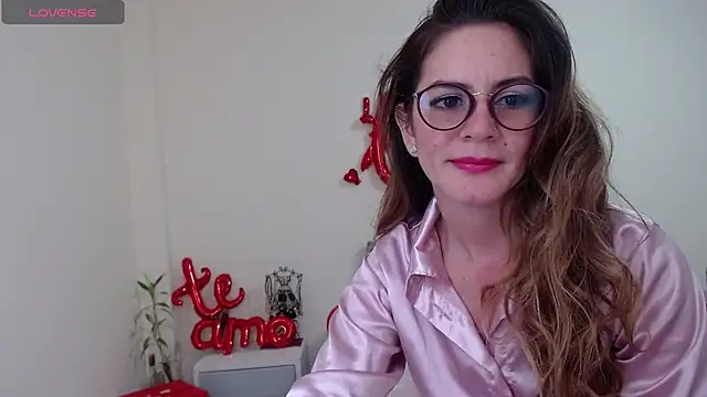 Snapshot of Hanny_24 chatting on February 2025 07:02:01 PM Hanny 24 online show from February 2025 07:02:01 PM