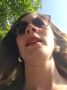 Snapshot of Hanny_24 chatting on February 2025 02:06:02 PM Hanny 24 online show from February 2025 02:06:02 PM