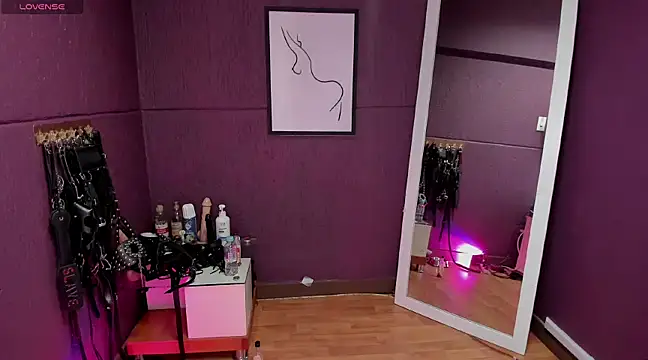 julietta escobar online show from February 2025 06:49:02 PM