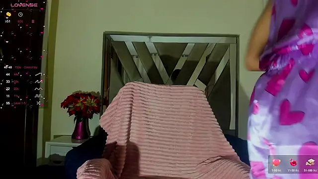 Snapshot of sara_williams01 chatting on February 2025 01:11:02 PM sara williams01 online show from February 2025 01:11:02 PM