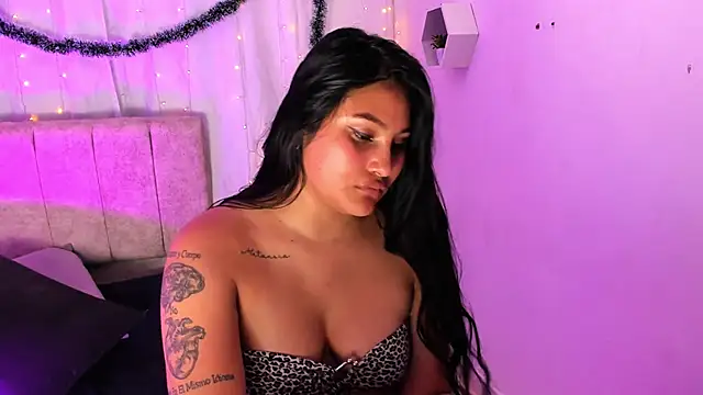 Little Ivy online show from December 2024 11:24:02 PM