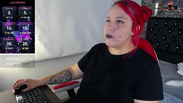 Bruja  Scarlata online show from February 2025 02:02:01 PM