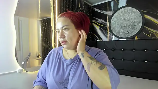 Bruja  Scarlata online show from October 2025 10:13:02 AM