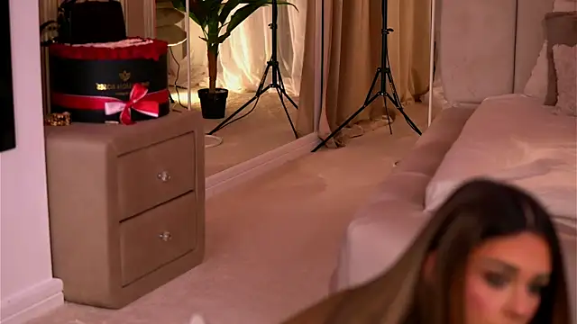 YasmineShaw online show from December 2025 11:56:02 PM