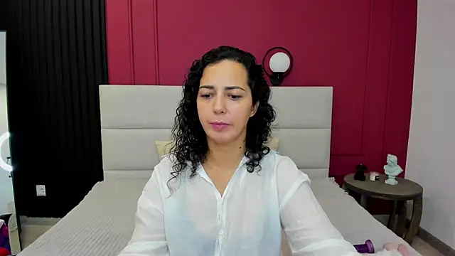 Linda Insatiable online show from October 2025 01:41:02 AM