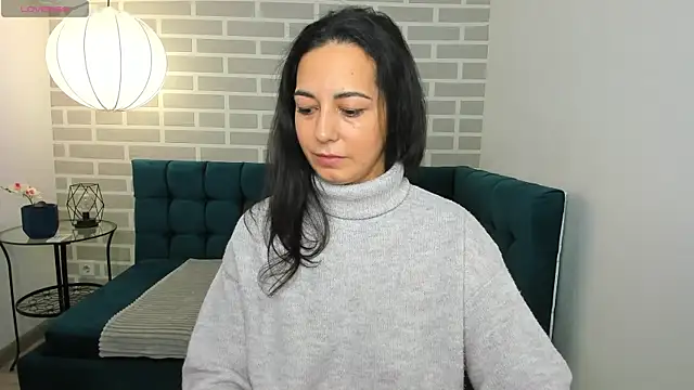 Linda Insatiable online show from November 2025 01:27:01 AM