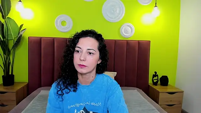 Linda Insatiable online show from April 2026 01:26:01 AM