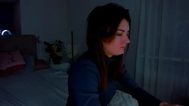 Snapshot of Laura_Leee chatting on December 2024 06:20:02 AM Laura Leee online show from December 2024 06:20:02 AM