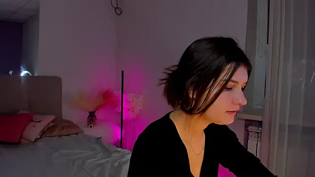 Snapshot of Laura_Leee chatting on March 2025 06:25:02 AM Laura Leee online show from March 2025 06:25:02 AM