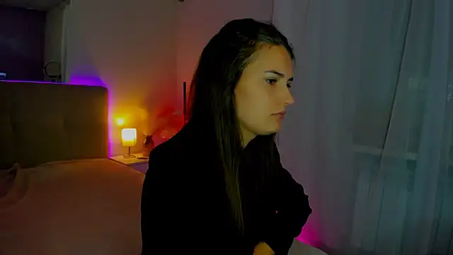 Snapshot of Laura_Leee chatting on September 2025 05:17:02 AM Laura Leee online show from September 2025 05:17:02 AM
