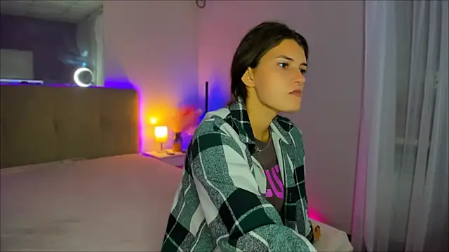 Laura Leee online show from September 2025 05:32:01 AM