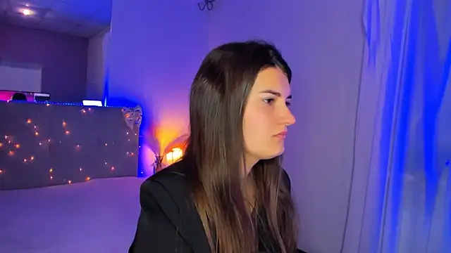Laura Leee online show from May 2026 04:53:01 AM