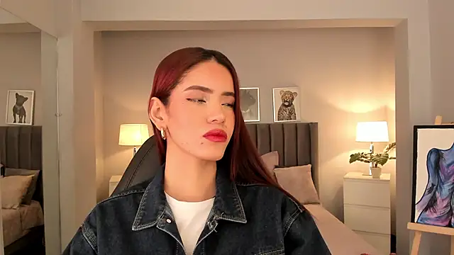 Madie  collins online show from January 2025 11:43:02 AM