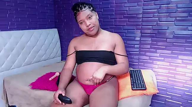 Snapshot of ShanayaKops chatting on January 2025 01:07:01 PM ShanayaKops online show from January 2025 01:07:01 PM