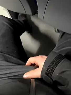 Snapshot of OdinWolf1990 chatting on February 2025 05:19:02 AM OdinWolf1990 online show from February 2025 05:19:02 AM