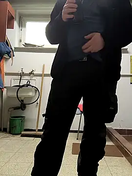 Snapshot of OdinWolf1990 chatting on February 2025 11:21:01 AM OdinWolf1990 online show from February 2025 11:21:01 AM