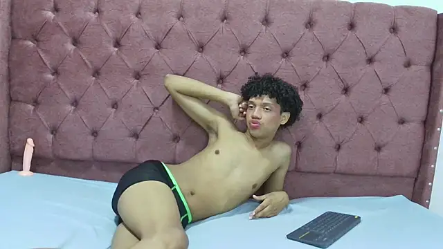 Snapshot of jony_honey chatting on January 2025 01:42:02 PM jony honey online show from January 2025 01:42:02 PM