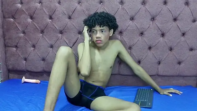 Snapshot of jony_honey chatting on January 2025 01:45:02 PM jony honey online show from January 2025 01:45:02 PM