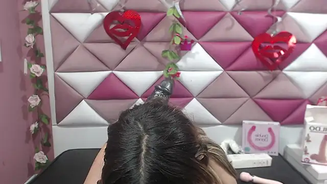 NahomiConnor  online show from February 2025 04:36:02 PM