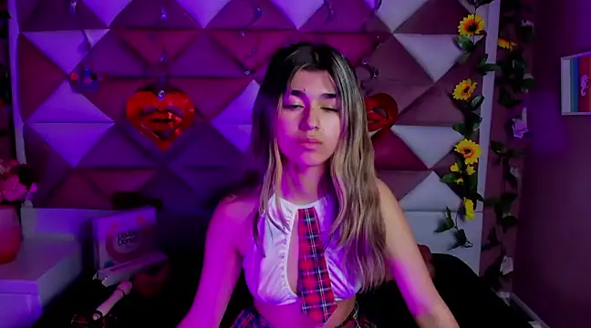 NahomiConnor  online show from March 2025 07:58:02 PM