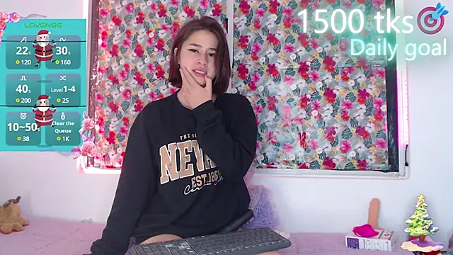 Snapshot of -Gwen- chatting on December 2024 04:01:02 AM -Gwen- online show from December 2024 04:01:02 AM