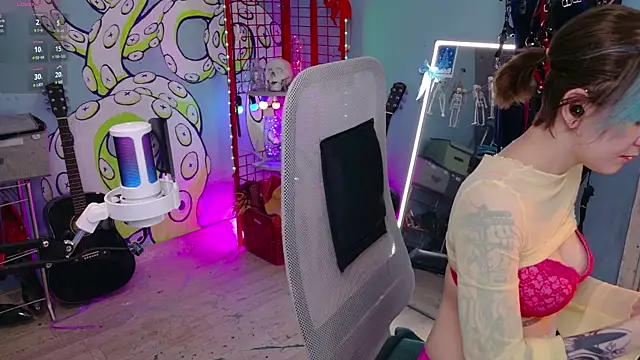 Cumpotik Eve online show from April 2026 03:24:02 AM