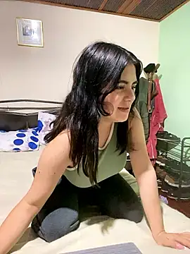 emiliaharper408 online show from December 2024 04:43:02 AM