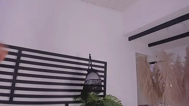 ariana rosse   online show from January 2025 05:44:01 PM