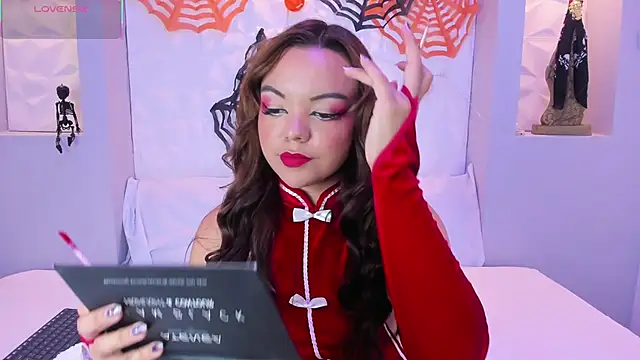 EmilyRouss  online show from October 2025 07:29:02 PM