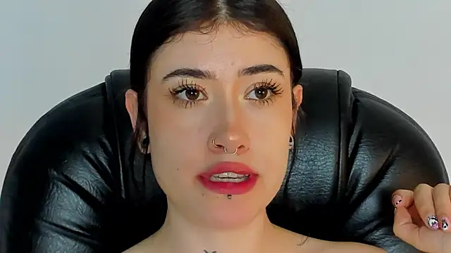 melody suarez online show from January 2025 02:25:01 AM