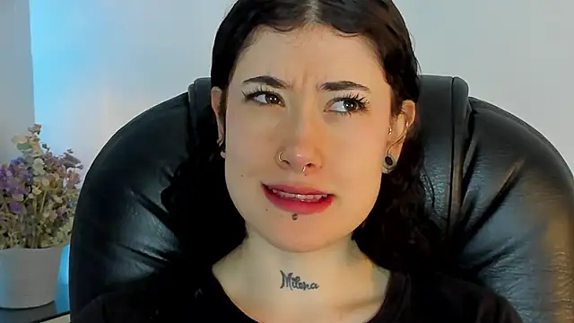 melody suarez online show from January 2025 07:24:01 PM