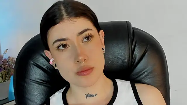 melody suarez online show from January 2025 07:32:01 PM