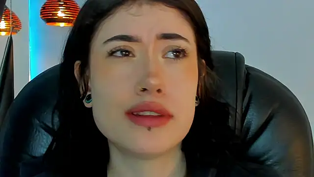 melody suarez online show from January 2025 07:53:01 PM