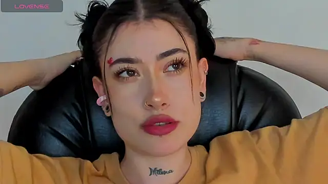 melody suarez online show from January 2025 10:12:02 PM