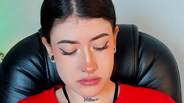 melody suarez online show from January 2025 07:43:01 PM