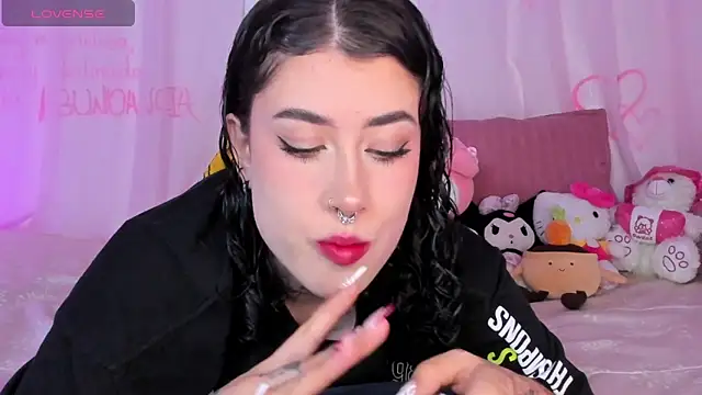 melody suarez online show from October 2025 10:51:02 PM